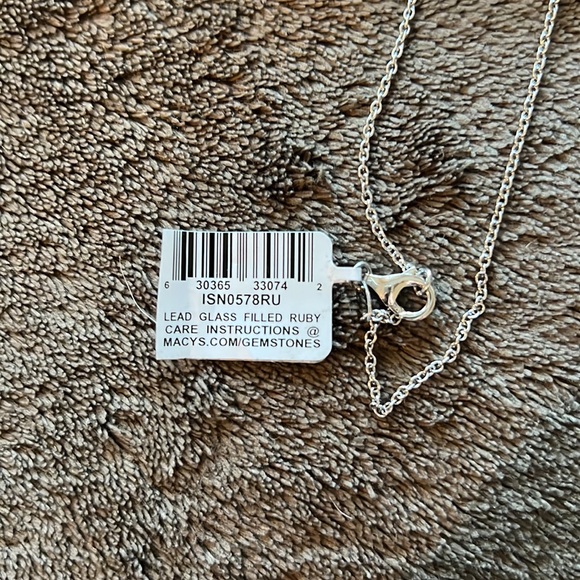 Sterling silver 18” chain with heart design. Heart pendant ruby colored stones - Picture 5 of 5